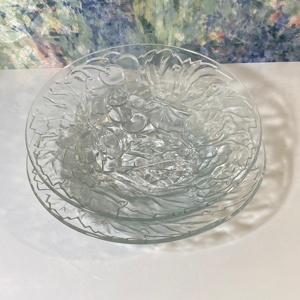 KIG Grapes And Leaves Clear 9" Glass Plate Set of 2 - Picture 2 of 8
